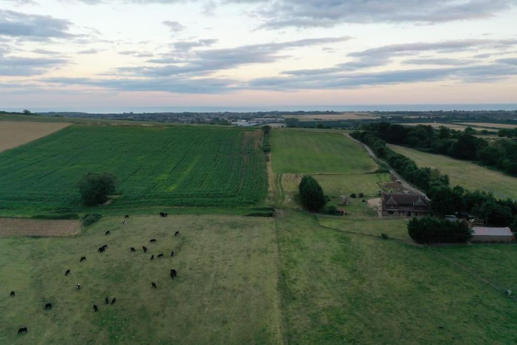 Peaceful Hideaway In South Downs Holiday home Angmering